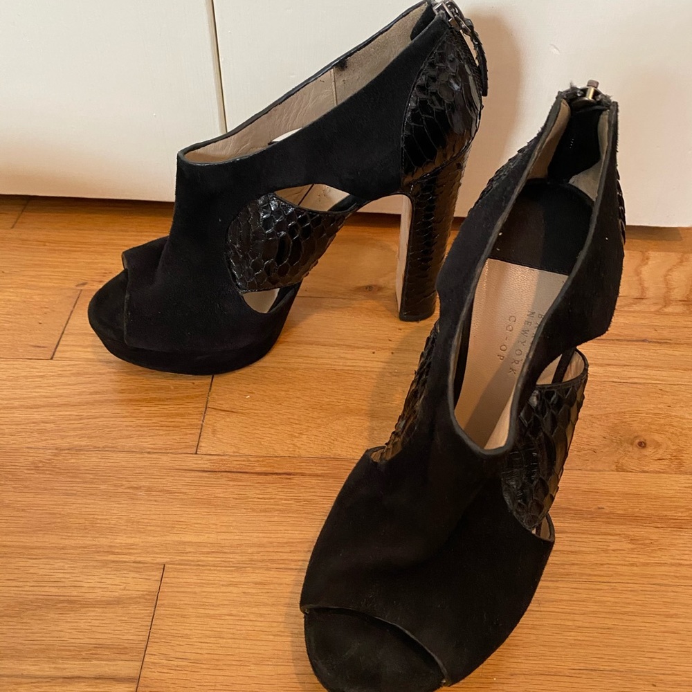 Barney’s New York Co-Op Snakeskin Platforms. Sz 36